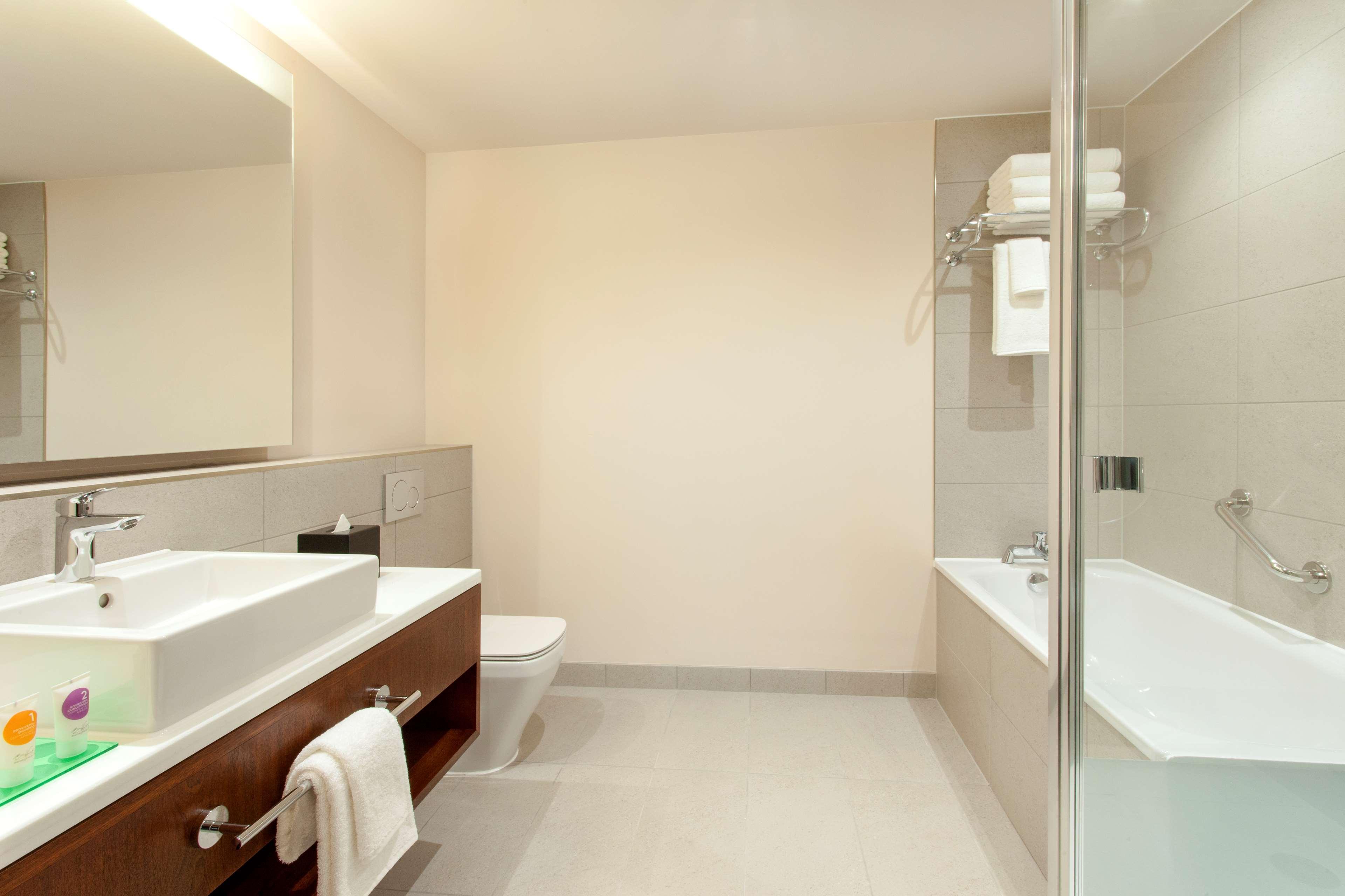 Hyatt Place West London Hayes Hillingdon Esterno foto